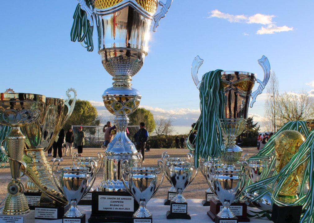 Liga Unión de Amigos, premia a los clasificados del Torneo 22-23