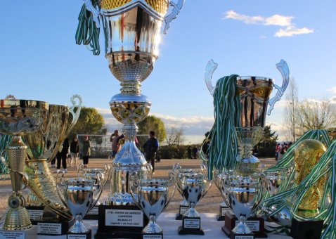 Liga Unión de Amigos, premia a los clasificados del Torneo 22-23